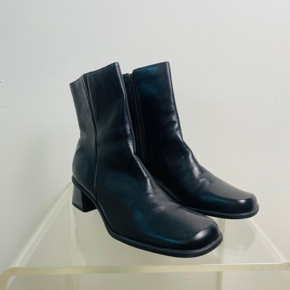 Naturalizer Black Leather Mid-Heel Ankle Booties
